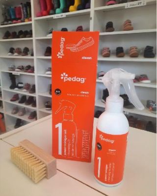 NOVINKA: Cleansing Booster Čistící pěna s kartáčkem, která je šetrná k životnímu prostředí, hravě vyčistí nejrůznější...